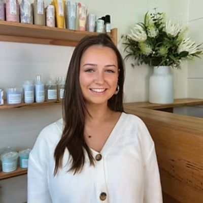 Alannah - School-based Apprentice at Fenix Hair Studio